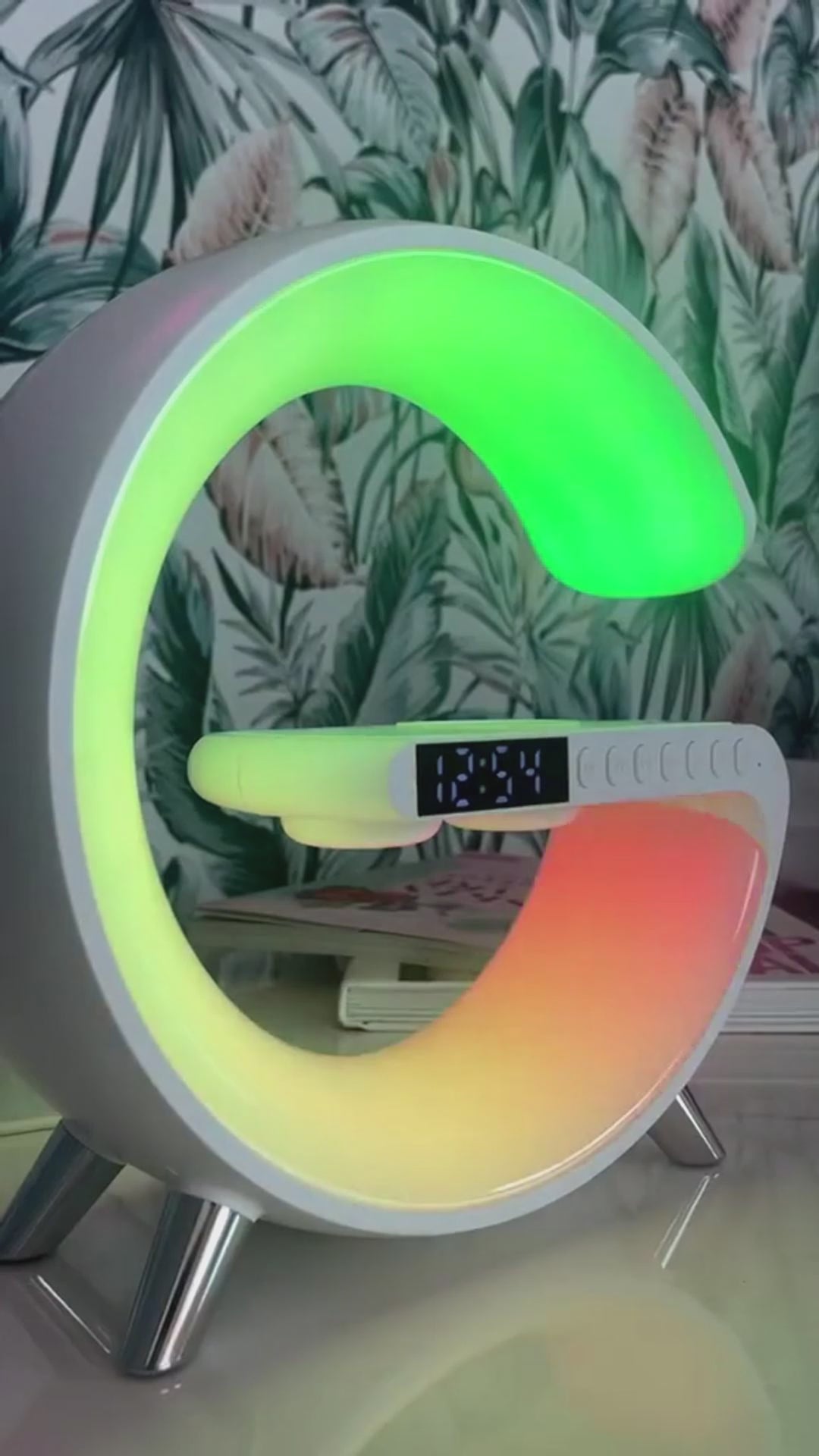 4-in-1 Smart Atmosphere Lamp & Fast Wireless Charger