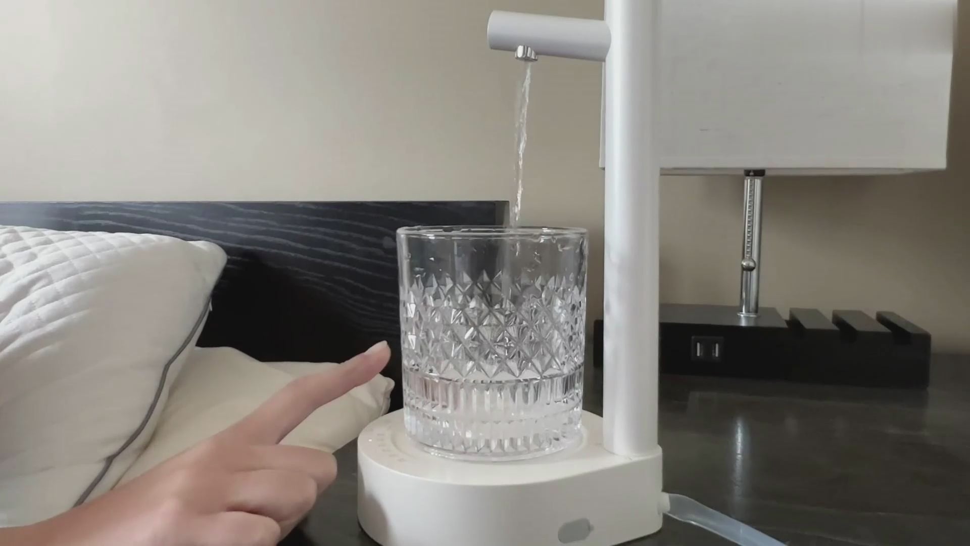 Desk Dispenser Electric Water Gallon Automatic Water Bottle Dispenser Rechargeable Water Dispenser